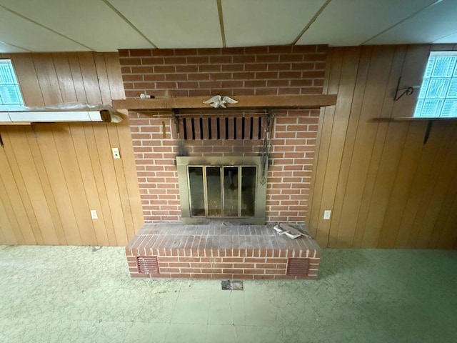 717 King St, Mckeesport, PA 15132 - detailed view of a brick fireplace and wood walls
