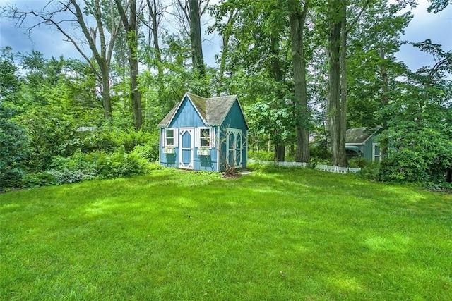 126 Elm Dr, Level Green, PA 15085 - view of grassy yard with a shed