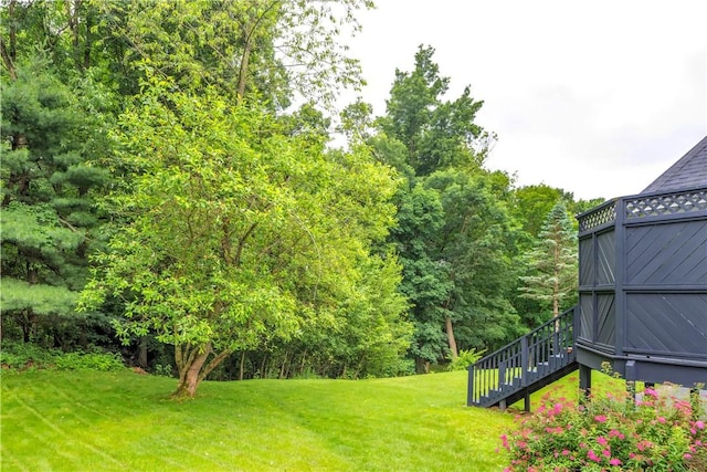 406 Pin Oak Ct, Coraopolis, PA 15108 - view of grassy yard featuring stairs