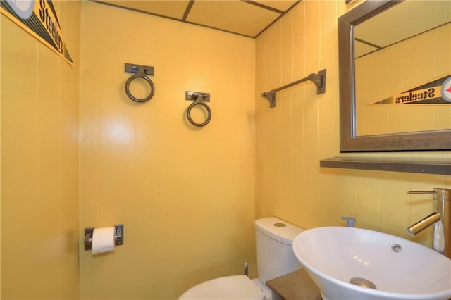 156 Dwellington Dr, Middlesex Twp, PA 16059 - bathroom featuring a sink and toilet