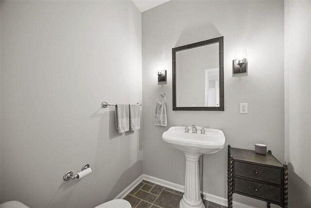 140 Golfview Dr, Adams Twp, PA 15044 - bathroom with toilet and baseboards