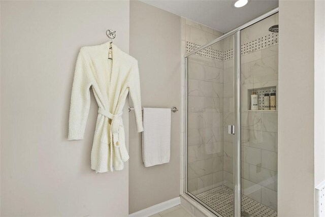 140 Golfview Dr, Adams Twp, PA 15044 - bathroom featuring a shower stall