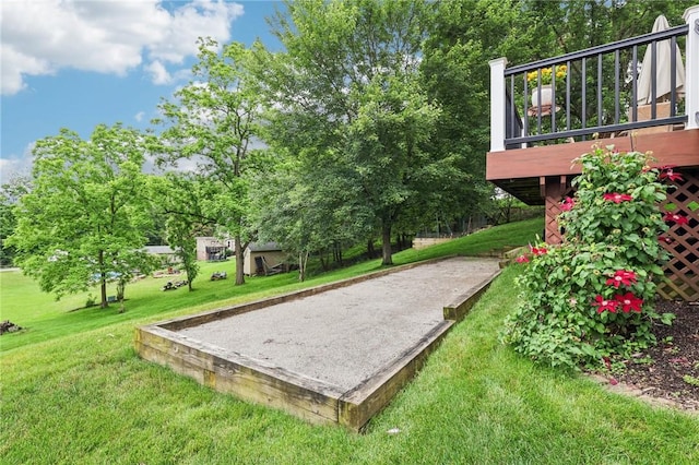 1386 Royal Oak Dr, Marshall, PA 15090 - surrounding community featuring a bocce ball area and a yard