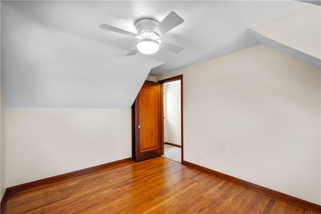 129 Temona Dr, Pleasant Hills, PA 15236 - bonus room featuring vaulted ceiling, light wood-type flooring, and a ceiling fan