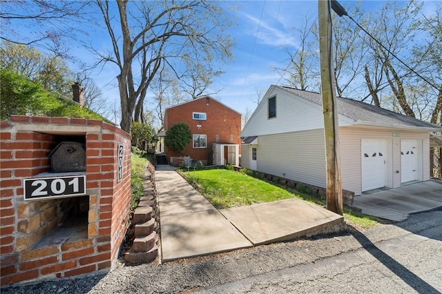 201 Hickory Way, Oakmont, PA 15139 - view of side of property featuring a detached garage