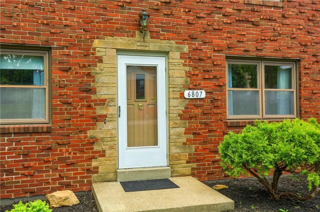 6807 Vara Dr, South Park, PA 15236 - photo 4