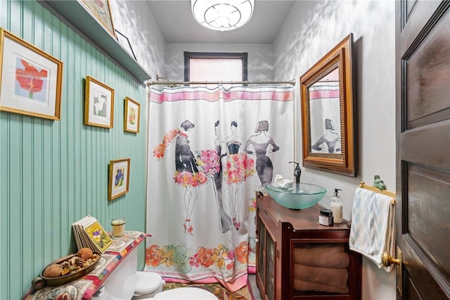 125 Richey Ave, Observatory Hill, PA 15214 - bathroom featuring vanity and a shower with shower curtain