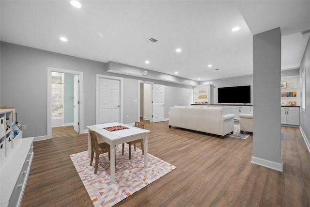 406 Oak Ridge Ct, Pine Twp Nal, PA 16046 - living room featuring dark wood-style floors and recessed lighting