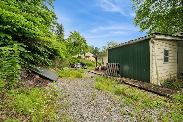 320 Cline St, E Pittsburgh, PA 15112 - view of yard with an outbuilding