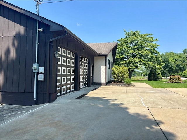2105 Pulaski Rd, Neshannock Twp, PA 16105 - view of side of property with a garage and driveway