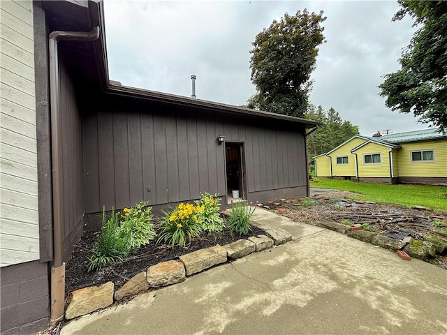 2105 Pulaski Rd, Neshannock Twp, PA 16105 - view of patio / terrace