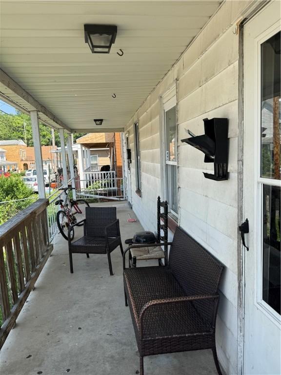 200 Jarvis St, Aliquippa, PA 15001 - view of porch