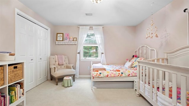 609 Twin Pine Rd, Fox Chapel, PA 15215 - carpeted bedroom featuring a closet and a crib