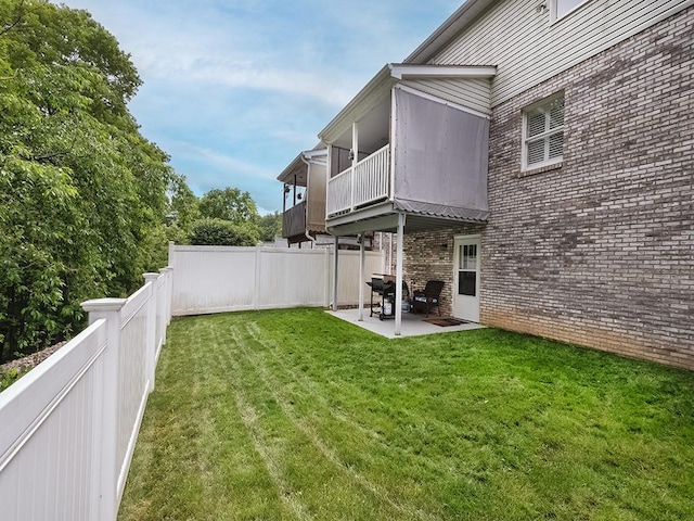 406 Country View Dr, Lower Burrell, PA 15068 - view of yard with a patio