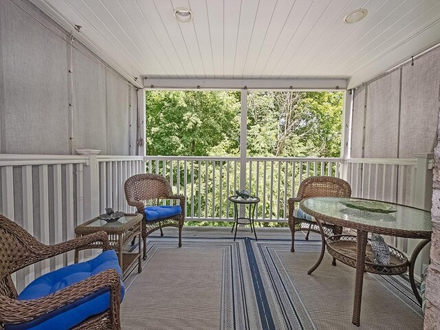 406 Country View Dr, Lower Burrell, PA 15068 - sunroom featuring plenty of natural light