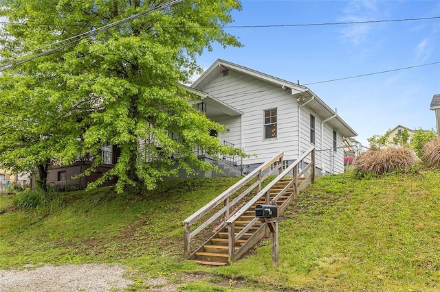 447 Highfield Ave, Canonsburg, PA 15317 - back of property with stairway