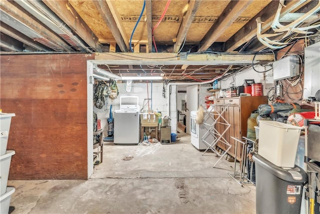 18 Allegheny Ave, South Fayette, PA 15031 - unfinished below grade area featuring washer / dryer