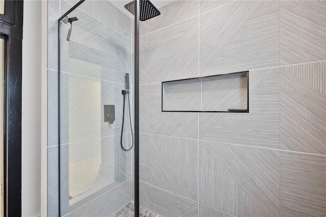 2013 Straubs Ln, Troy Hill, PA 15212 - full bath featuring tiled shower
