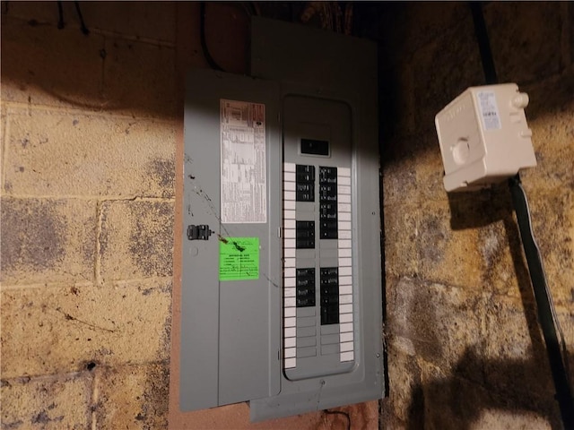 1340 Silver Ln, Robinson Twp Nwa, PA 15108 - utility room featuring electric panel