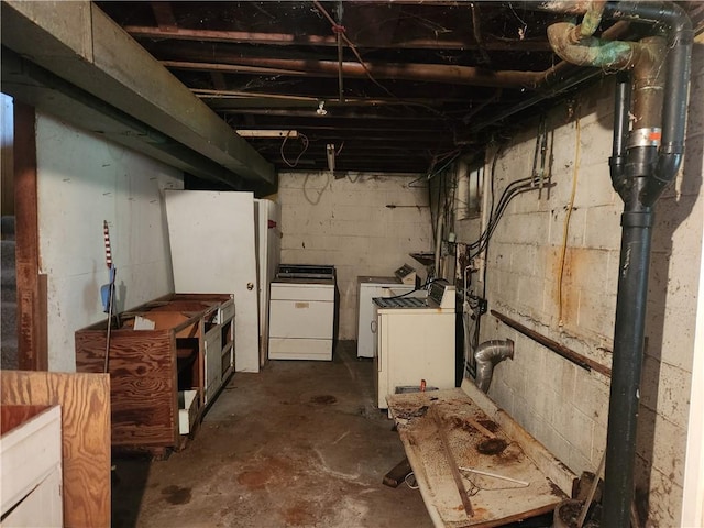 1340 Silver Ln, Robinson Twp Nwa, PA 15108 - unfinished basement with washing machine and dryer