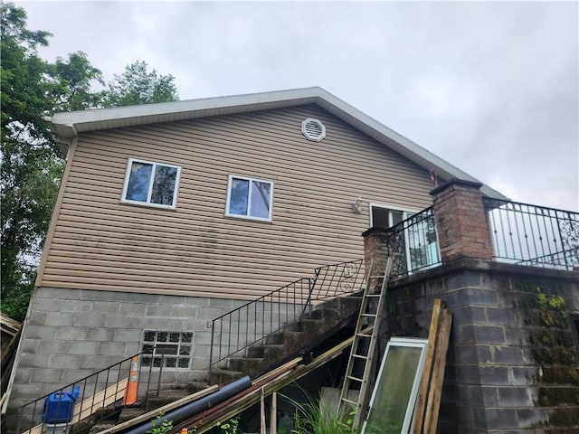 1340 Silver Ln, Robinson Twp Nwa, PA 15108 - view of property exterior with stairs