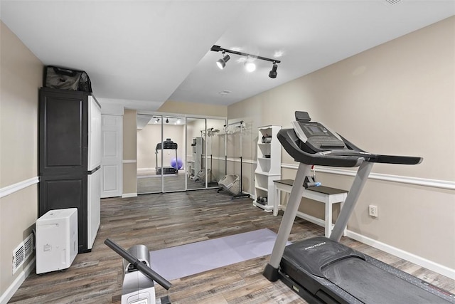401 Olde Ingomar Ct, Mccandless, PA 15237 - exercise area with wood finished floors and rail lighting