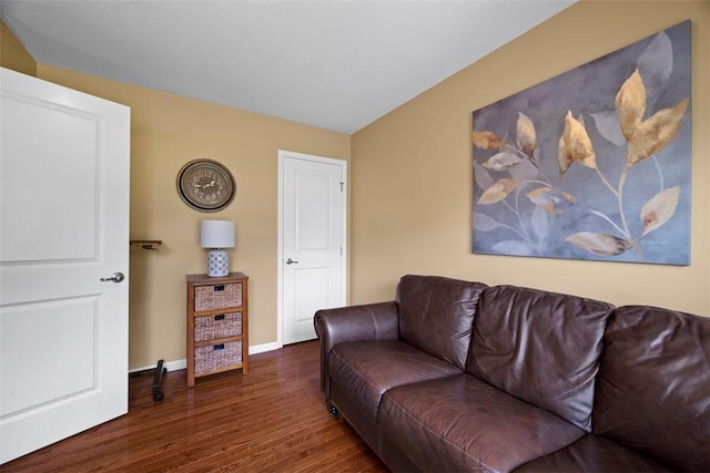 743 Packsaddle Trl, Richland, PA 15044 - living room featuring wood finished floors and baseboards
