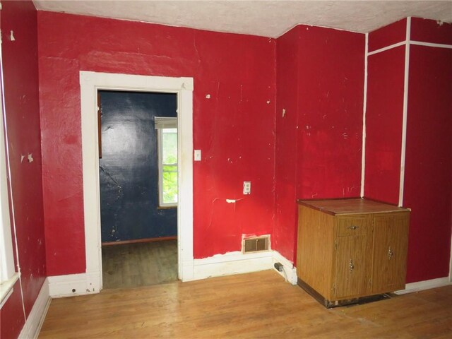 1465 Steuben St, Crafton Heights, PA 15205 - spare room with wood finished floors and baseboards