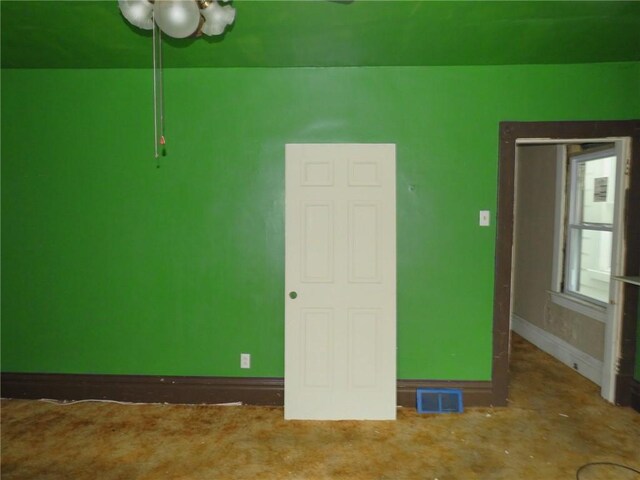 1465 Steuben St, Crafton Heights, PA 15205 - spare room with baseboards