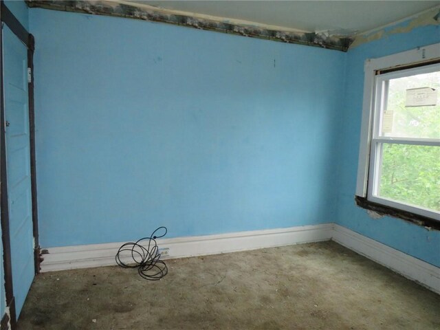 1465 Steuben St, Crafton Heights, PA 15205 - unfurnished room with concrete floors and baseboards