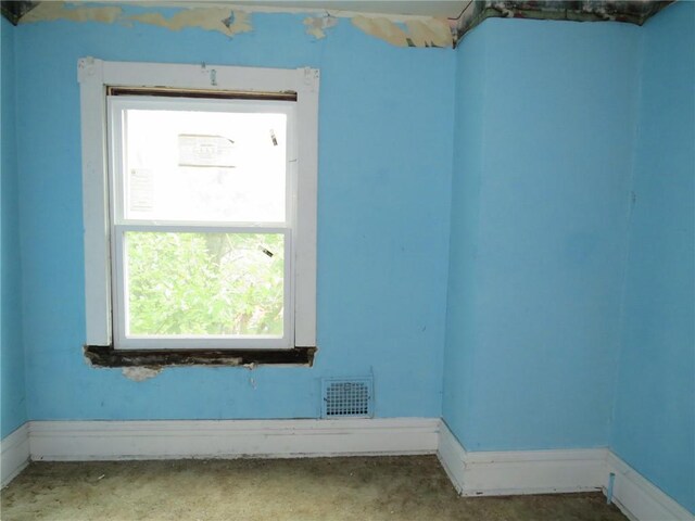 1465 Steuben St, Crafton Heights, PA 15205 - spare room featuring baseboards