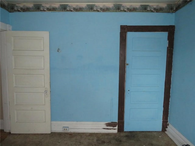1465 Steuben St, Crafton Heights, PA 15205 - spare room with concrete flooring