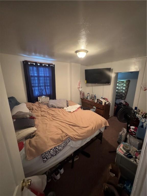 125 Frazier Ave, Stowe Twp, PA 15136 - bedroom featuring carpet floors