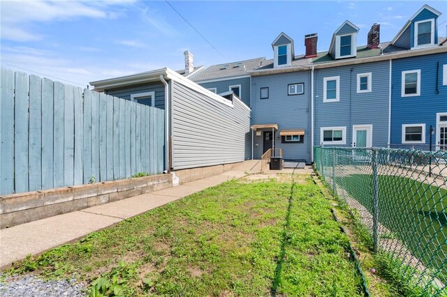 3817 Howley St, Lawrenceville, PA 15201 - view of yard