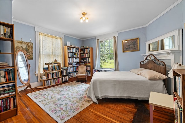 6517 Aylesboro Ave, Squirrel Hill, PA 15217 - bedroom with wood finished floors and crown molding