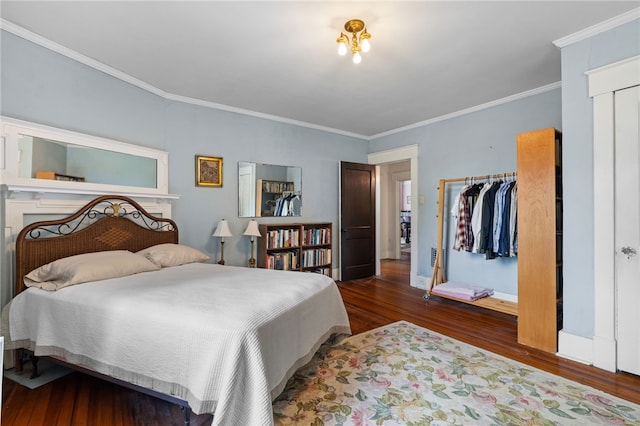 6517 Aylesboro Ave, Squirrel Hill, PA 15217 - bedroom featuring dark wood-type flooring and ornamental molding