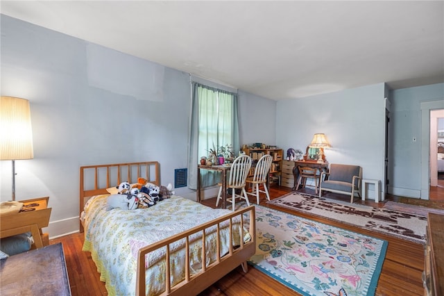 6517 Aylesboro Ave, Squirrel Hill, PA 15217 - bedroom with wood finished floors and baseboards
