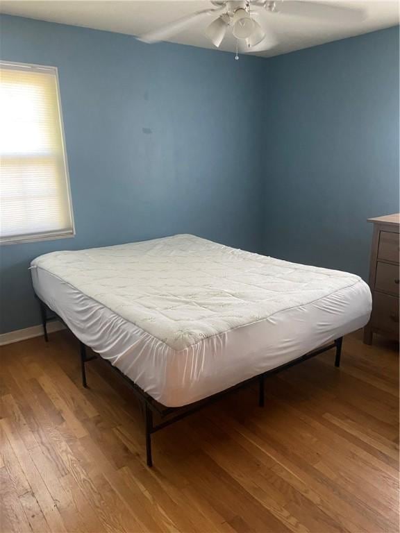 175 Crescent Hills Rd, Penn Hills, PA 15235 - bedroom featuring wood finished floors and a ceiling fan