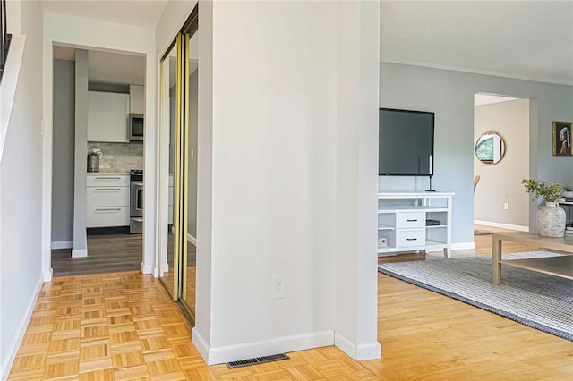 150 Dover Dr, Moon/Crescent Twp, PA 15108 - corridor featuring baseboards