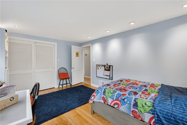 130 Kent Dr, Upper St Clair, PA 15241 - bedroom featuring wood finished floors, a closet, and recessed lighting