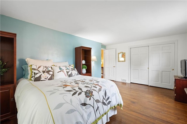 1061 Apple Hill Ln, Mccandless, PA 15101 - bedroom with wood finished floors and a closet