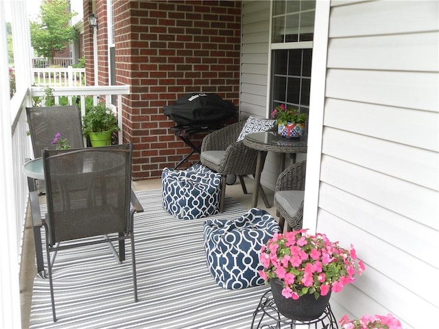 707 Sonie Dr, Ohio Twp, PA 15143 - photo 2