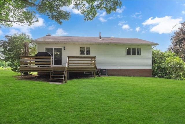 285 Old Plank Rd, City Of But Se, PA 16002 - rear view of property featuring a lawn and a wooden deck
