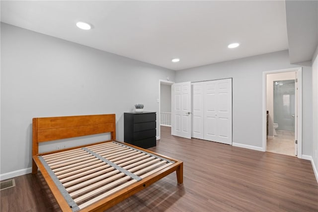 307 S Dithridge St Unit 207, Oakland, PA 15213 - bedroom featuring wood finished floors, recessed lighting, a closet, and connected bathroom