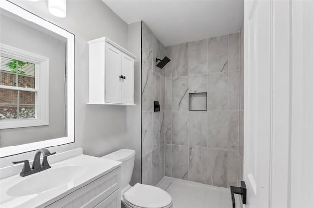 117 Heather Dr, Center Twp Bea, PA 15061 - full bathroom with a tile shower and vanity