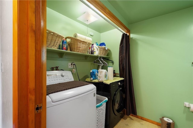 8 Leasure Way, Cecil, PA 15321 - washroom featuring washer and clothes dryer and light floors