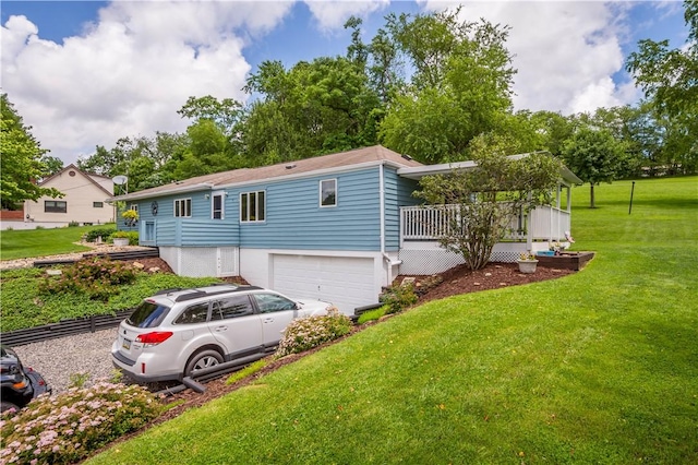 8 Leasure Way, Cecil, PA 15321 - view of side of home with an attached garage and a lawn