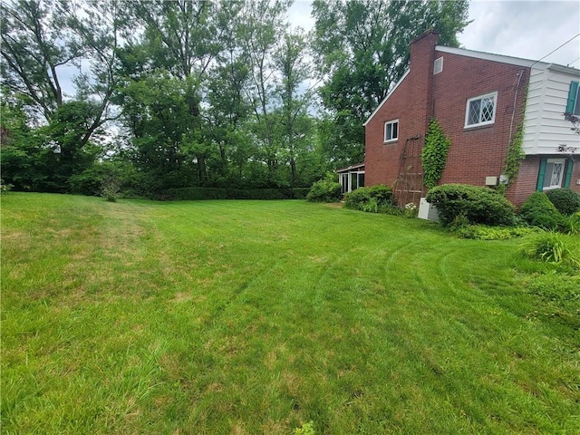 1176 Colgate Dr, Monroeville, PA 15146 - view of grassy yard