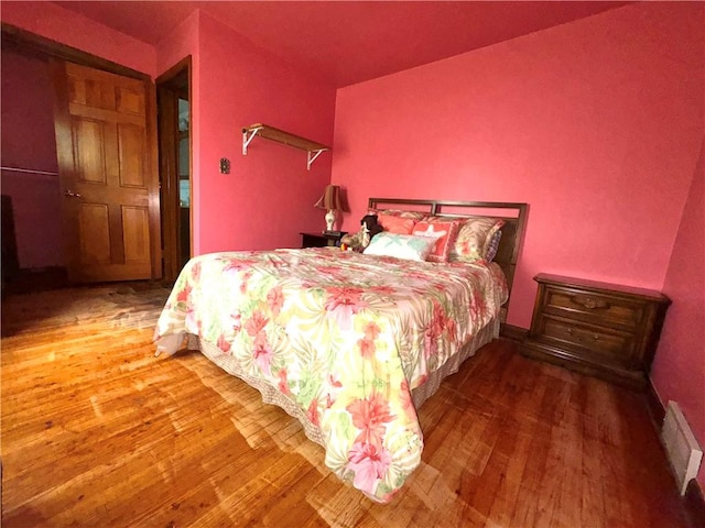 514 E Hazelcroft Ave, New Castle/2Nd, PA 16105 - bedroom featuring wood finished floors