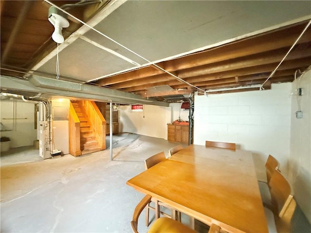 514 E Hazelcroft Ave, New Castle/2Nd, PA 16105 - unfinished below grade area featuring stairway